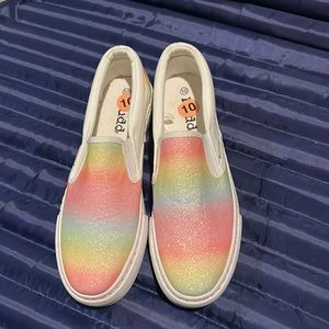 Never worn excellent condition